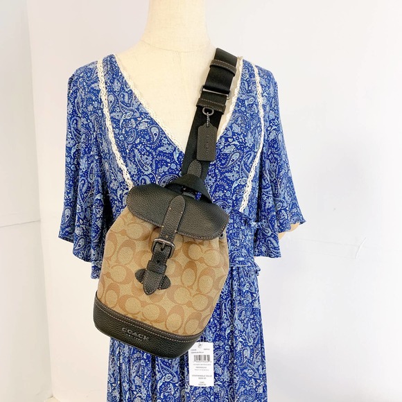 Coach CB928 Hudson Small Pack In Signature Canvas Gunmetal/Khaki/Black - Picture 1 of 8